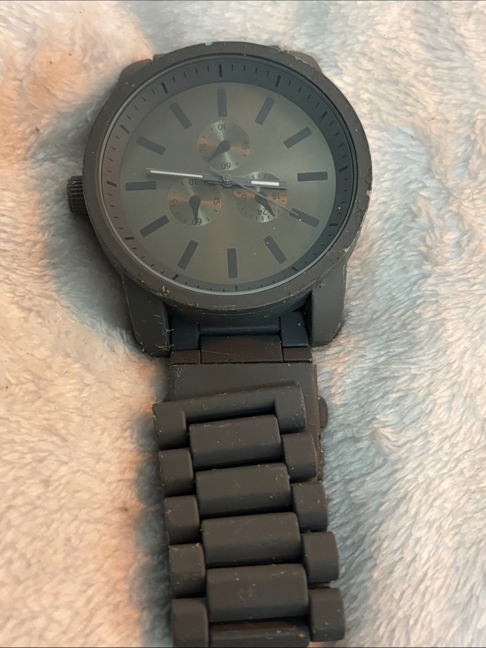 Unknown Matte Gray Men's Silicone Strap Watch broken strap needs repair